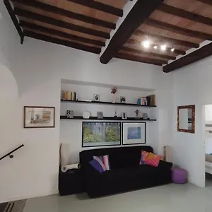 historic-center-apartment-with-private-garage.it-tuscanyhotel.com/